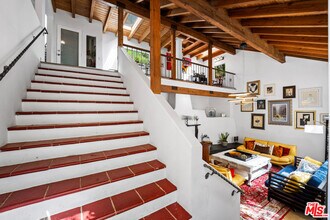 1001 N Beverly Glen Blvd in Los Angeles, CA - Building Photo - Building Photo