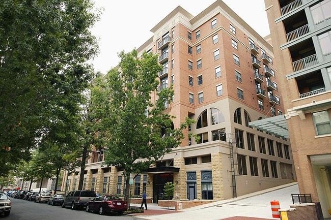 1111 25th St NW, Unit 407 in Washington, DC - Building Photo - Building Photo