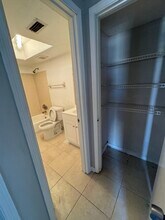 5134 Ricker Rd, Unit 3 in Jacksonville, FL - Foto de edificio - Building Photo