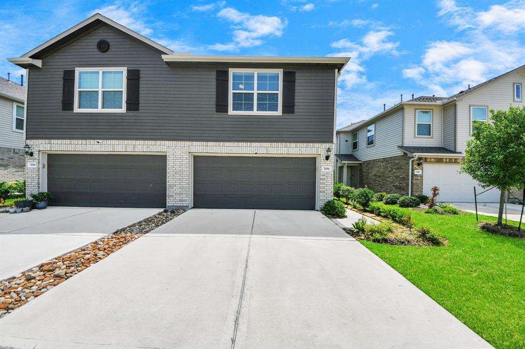 7014 Cedar Breeze Ct in Houston, TX - Building Photo