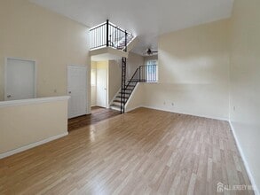 1 Lake Ave in East Brunswick, NJ - Building Photo - Building Photo