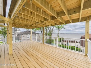47 Burlington Ave in Leonardo, NJ - Building Photo - Building Photo