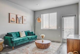 Copper 87 in West Jordan, UT - Foto de edificio - Building Photo