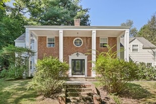 790 Hardscrabble Rd in Chappaqua, NY - Building Photo