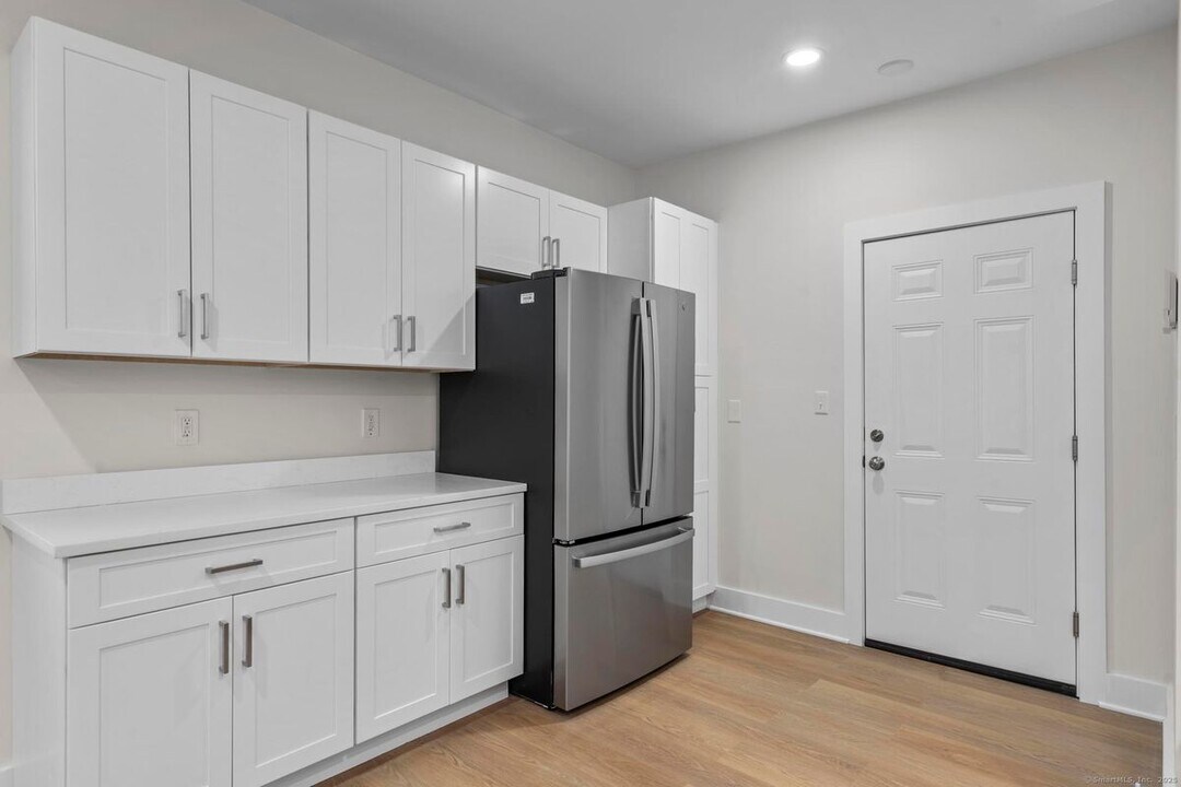 1546 Chapel St in New Haven, CT - Building Photo