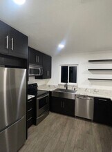 8811 Bay Pointe Dr, Unit c201 in Tampa, FL - Foto de edificio - Building Photo