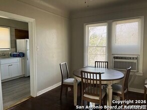309 E Lullwood Ave in San Antonio, TX - Building Photo - Building Photo