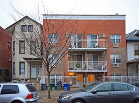 3074-3076 30th St Apartments