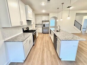 7464 Newbury Dr in Olive Branch, MS - Foto de edificio - Building Photo