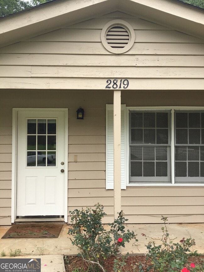 property at 2819 Bay Leaf Dr SE