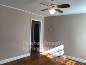 1329 Eisenhower Rd in Rock Hill, SC - Foto de edificio - Building Photo