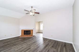 8399 Bridge Creek Dr in Memphis, TN - Building Photo - Building Photo