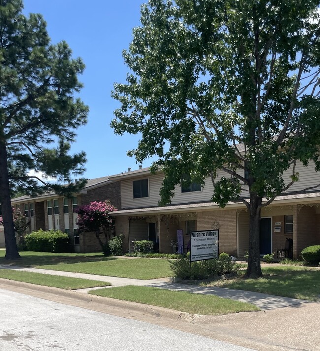 property at 206 Wilshire Dr