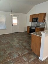 8112 Autumn Creek Trail, Unit 04B in Fort Worth, TX - Building Photo - Building Photo