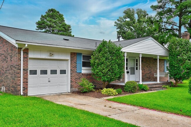 348 W Chickasaw Rd in Virginia Beach, VA - Building Photo - Building Photo