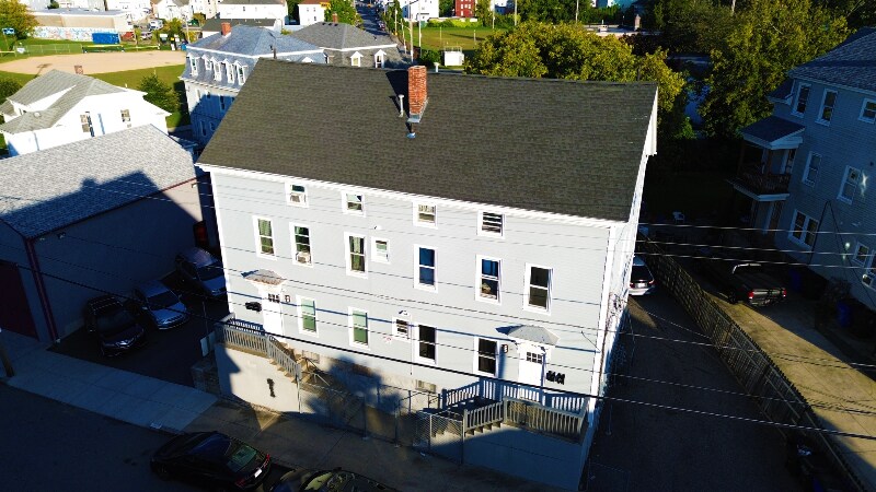 42 Kilburn St in Fall River, MA - Building Photo