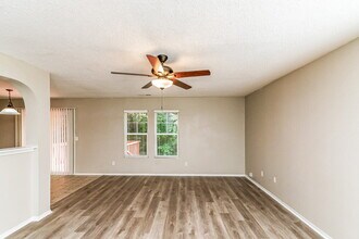 912 Mailwood Dr in Knightdale, NC - Building Photo - Building Photo