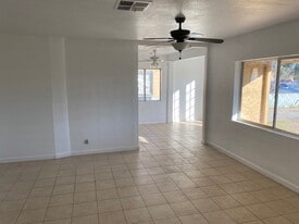 2438 W Washington St in Phoenix, AZ - Building Photo