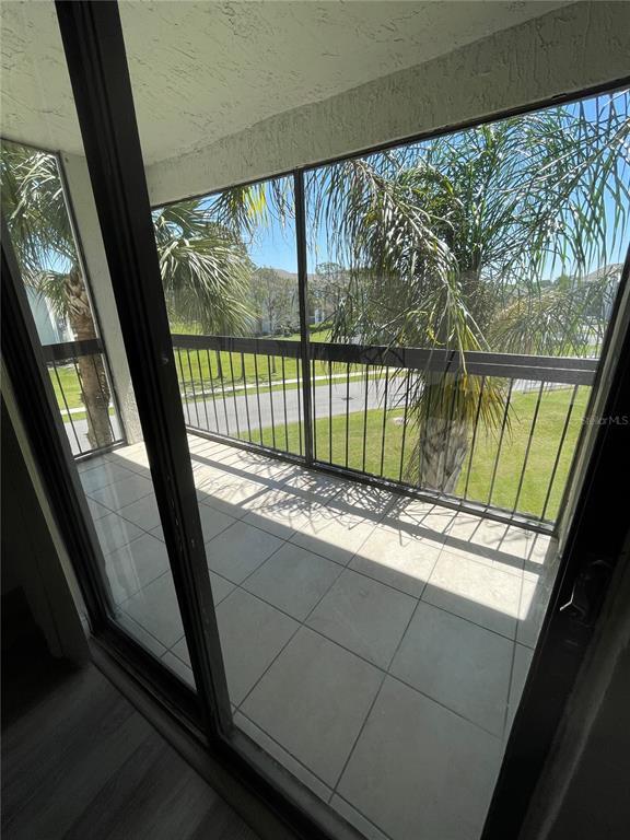 2201 Cascades Blvd in Kissimmee, FL - Building Photo - Building Photo