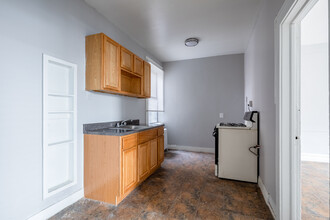 442-446 Monroe St. in Passaic, NJ - Building Photo - Interior Photo