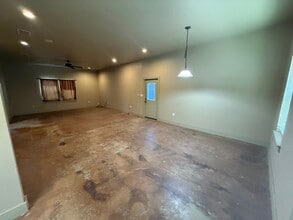 1490 School Dr in Poteet, TX - Building Photo - Building Photo