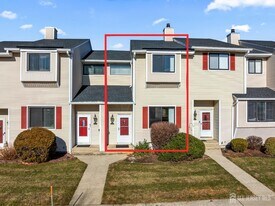 424 Middlewood Rd in Middletown, NJ - Building Photo