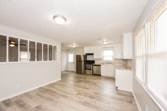 436 Ravenscroft Rd in West Columbia, SC - Building Photo - Building Photo