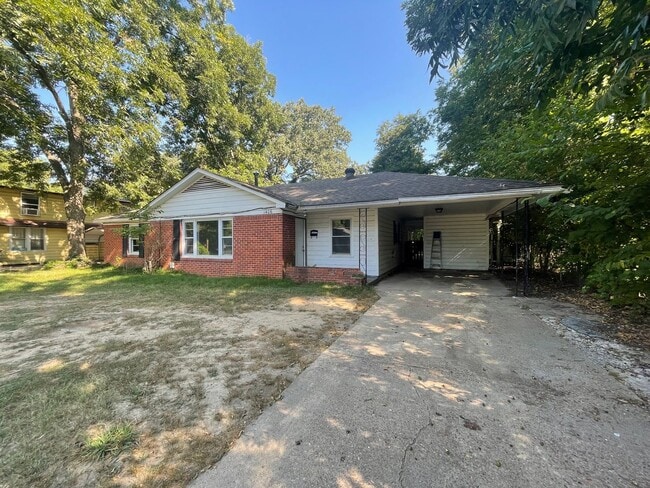 property at 1406 W Jefferson Ave