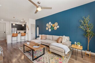 711 W Broadway Rd in Tempe, AZ - Building Photo - Building Photo