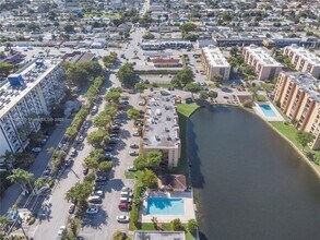 4709 NW 7th St in Miami, FL - Building Photo - Building Photo