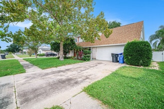 4711 Travertine Dr in Tampa, FL - Building Photo - Building Photo