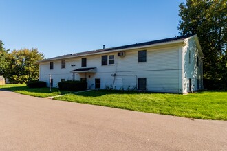 Willow View in Lockport, NY - Foto de edificio - Building Photo