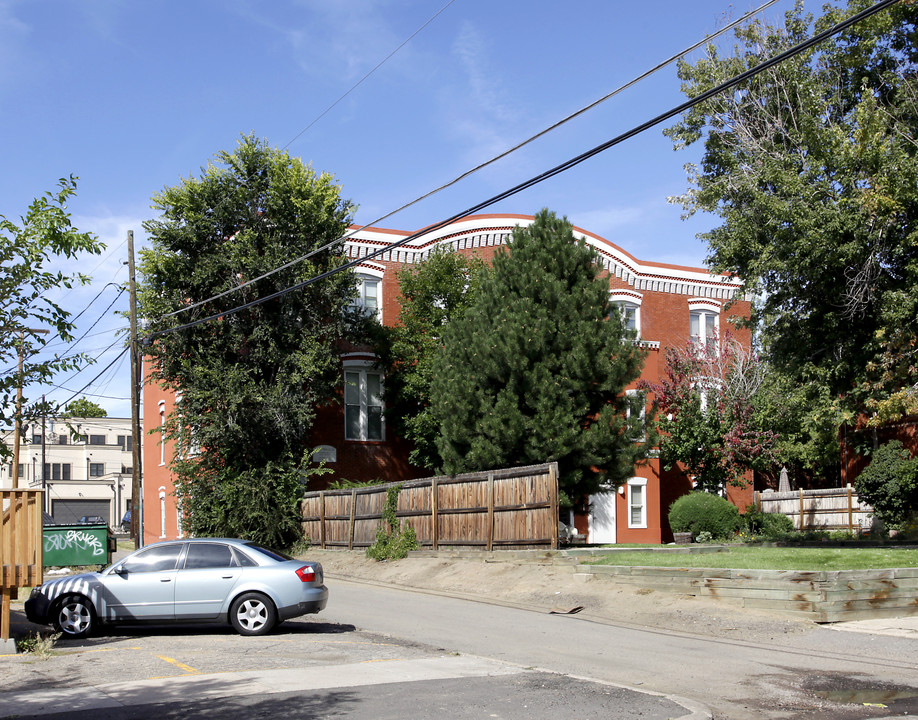 Casa Vallejo in Denver, CO - Building Photo