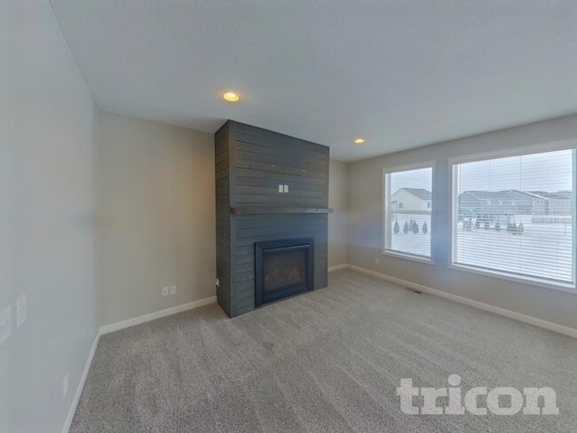 14060 Ailesbury Ave, Unit 1014 in Rosemount, MN - Foto de edificio - Building Photo