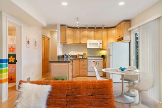 14210 56th Ave S in Tukwila, WA - Building Photo - Building Photo