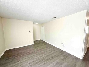 10802 Lambert Cir in Austin, TX - Building Photo - Building Photo