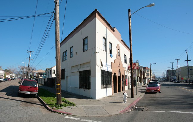 1836 25th Ave in Oakland, CA - Foto de edificio - Building Photo
