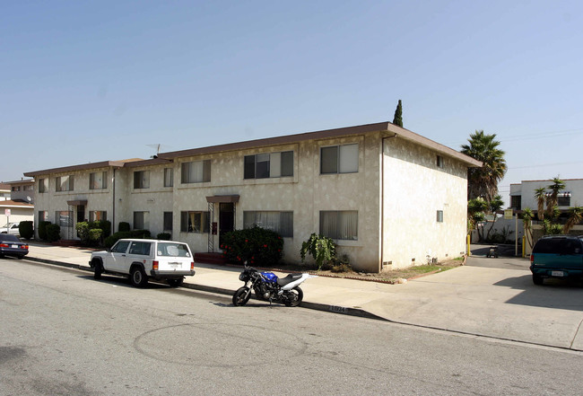 Acacia Apartments in Hawthorne, CA - Building Photo - Building Photo