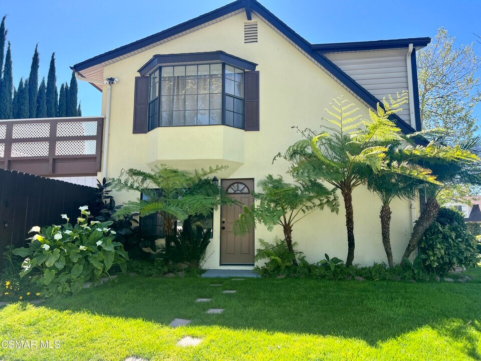 2007 Rhoda St in Simi Valley, CA - Building Photo