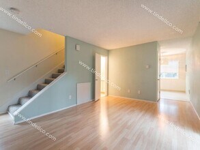 8105 SW 34th Ave in Portland, OR - Building Photo - Building Photo