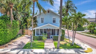 296 Vallette Way in West Palm Beach, FL - Building Photo