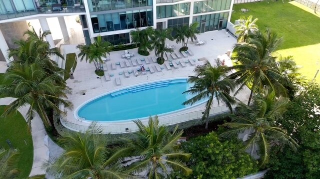 460 NE 28th St, Unit 1408 in Miami, FL - Building Photo - Building Photo