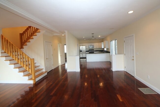 143 Grovers Ave in Winthrop, MA - Building Photo - Building Photo