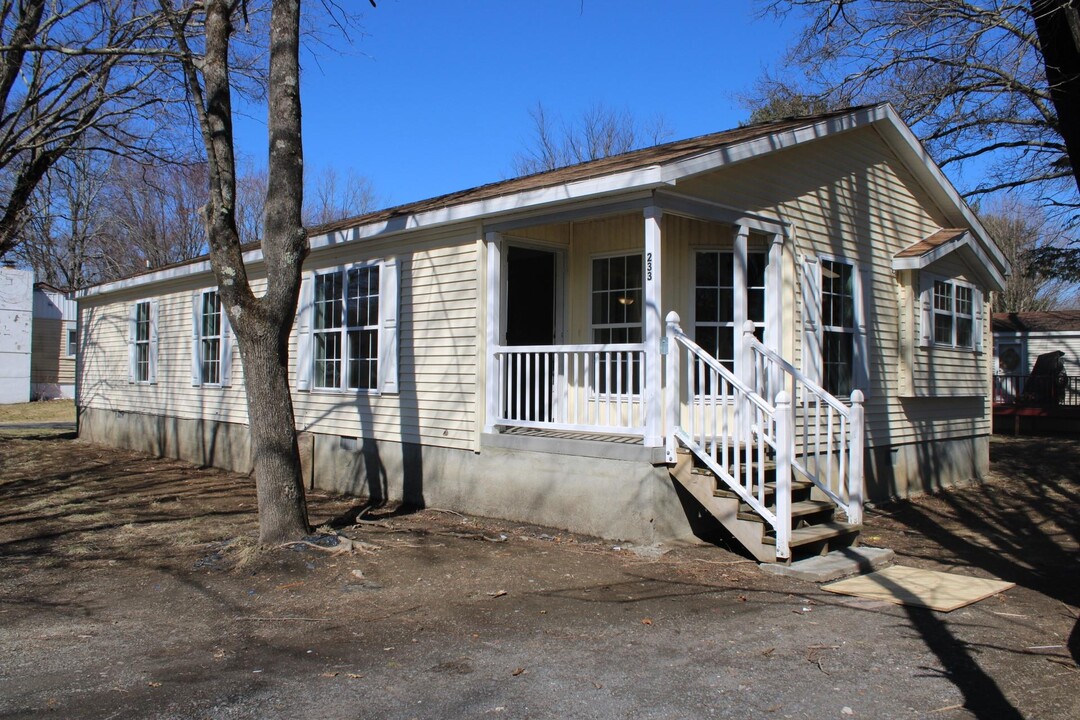 233 Whalesback Rd in Red Hook, NY - Building Photo