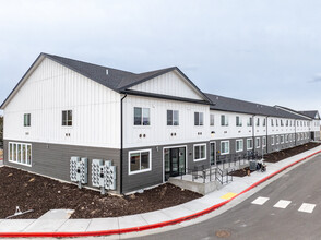 Black Feather Apartments in Idaho Falls, ID - Building Photo - Building Photo