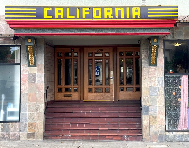California Apartments in Berkeley, CA - Foto de edificio - Building Photo