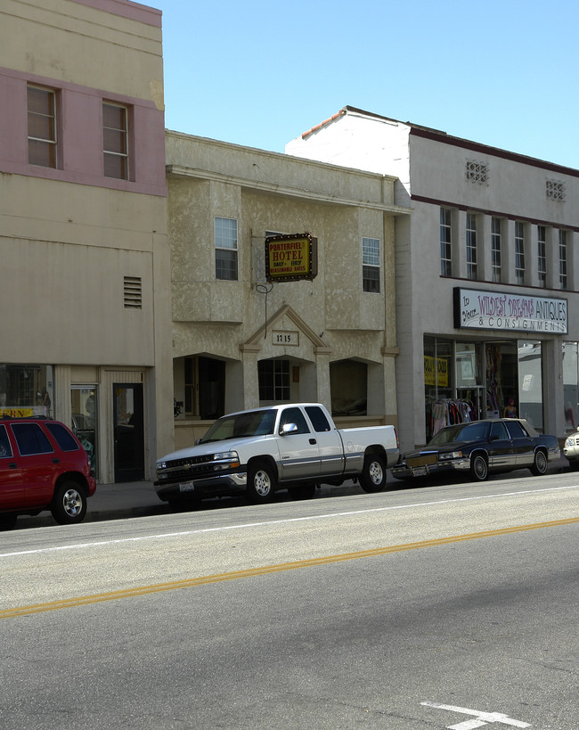 Porterfield Hotel in Bakersfield, CA - Foto de edificio - Building Photo