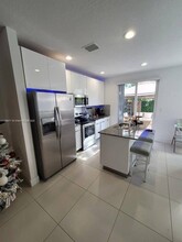 14179 SW 126th Path in Miami, FL - Foto de edificio - Building Photo