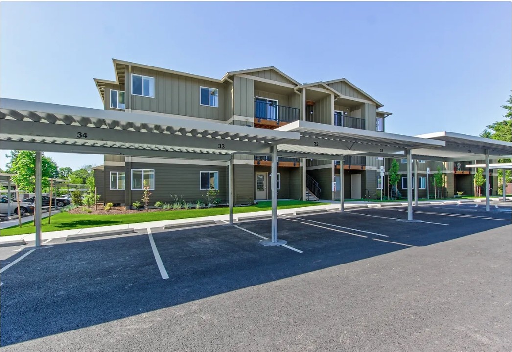 Chehalem Pointe Apartments in Newberg, OR - Building Photo