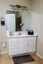 2883 Myrtlewood Dr in Dumfries, VA - Foto de edificio - Building Photo